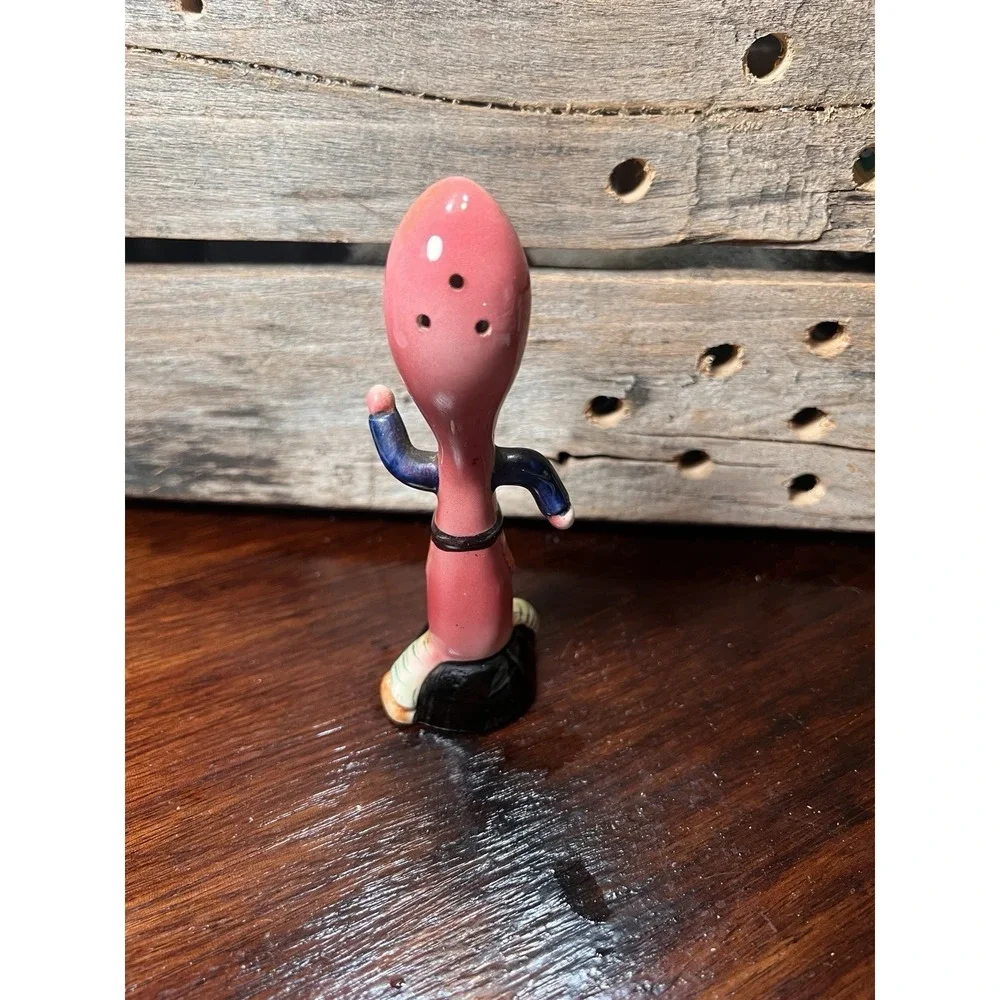 SHAKER SINGLE CERAMIC ANTHROPOMORPHIC Pink Spoon Vintage Kitschy‎ Unique 1950's